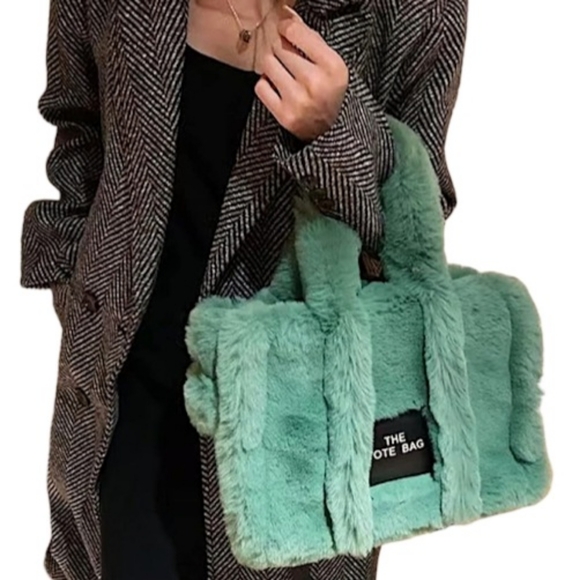 fluffy tote bag - Picture 10 of 11